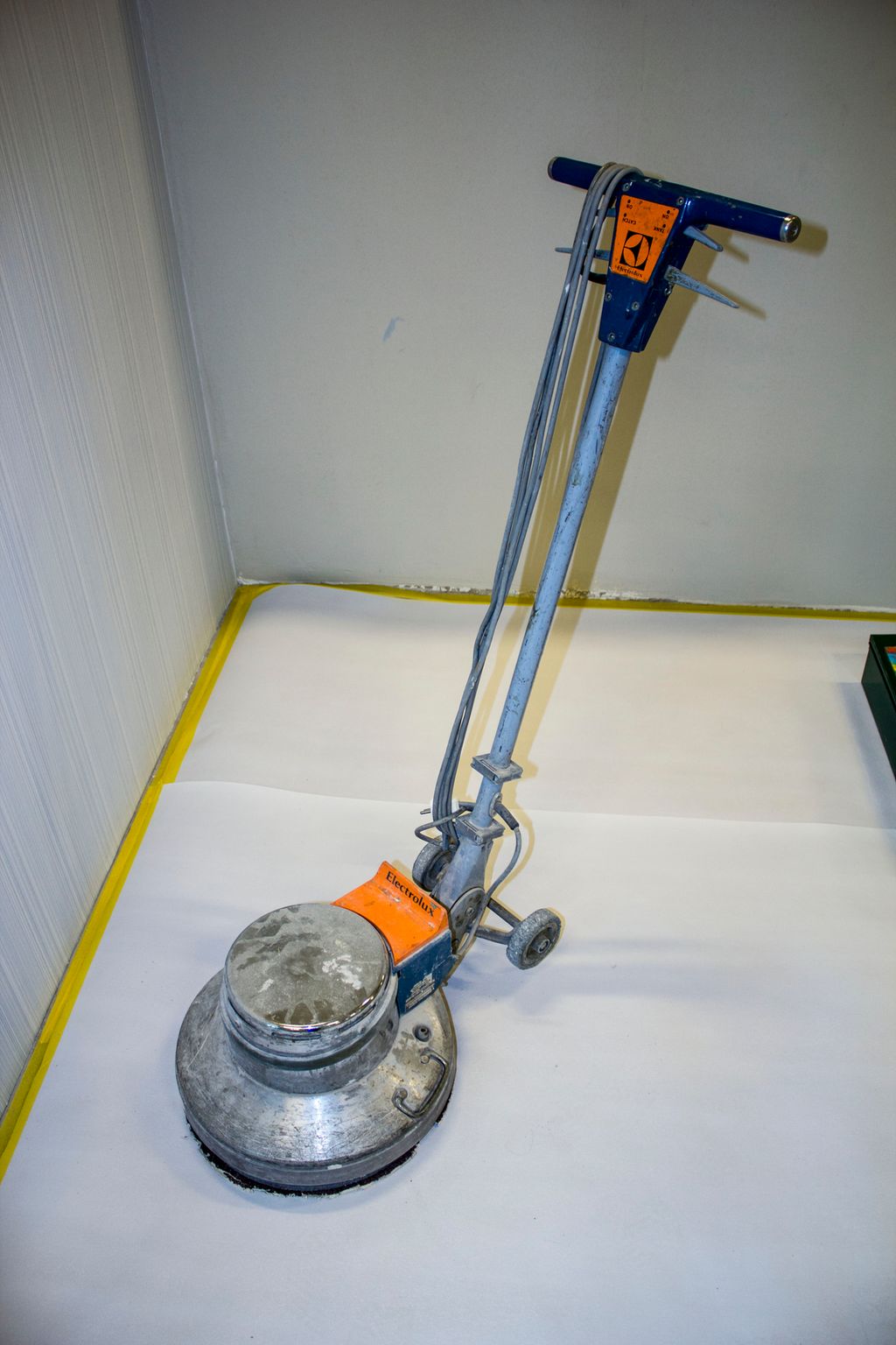 Golvslipemaskin. Foto.