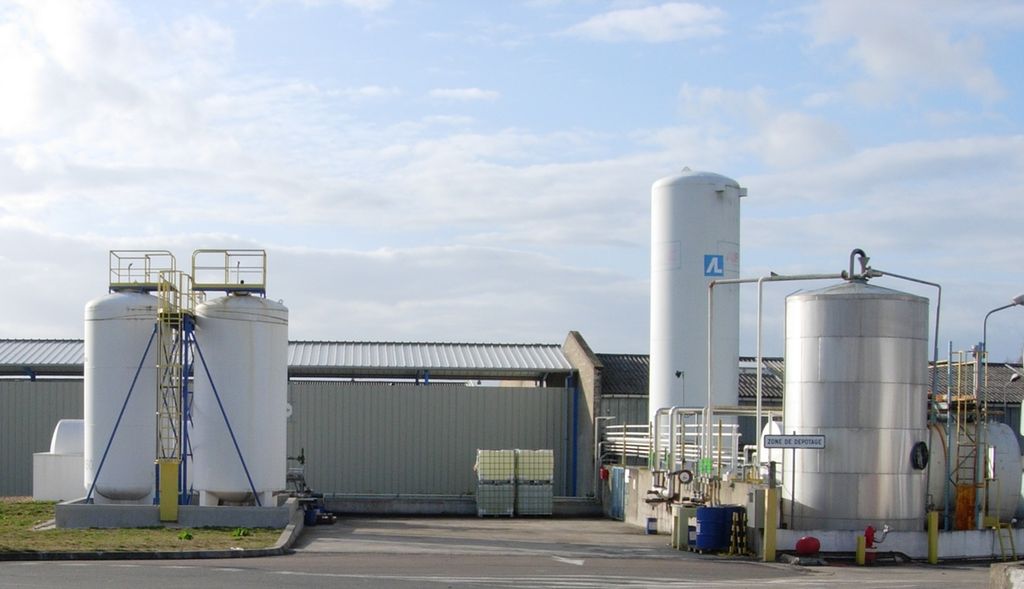 Industrielle lagertanker. Foto.