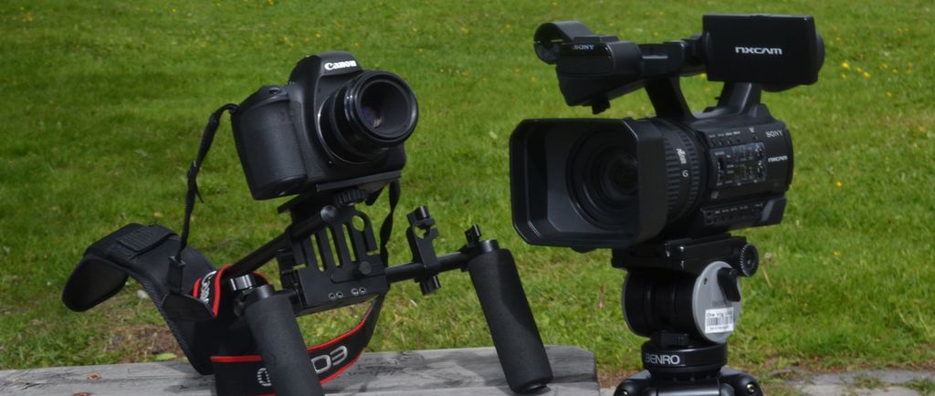 To forskjellige videokamera. Foto.