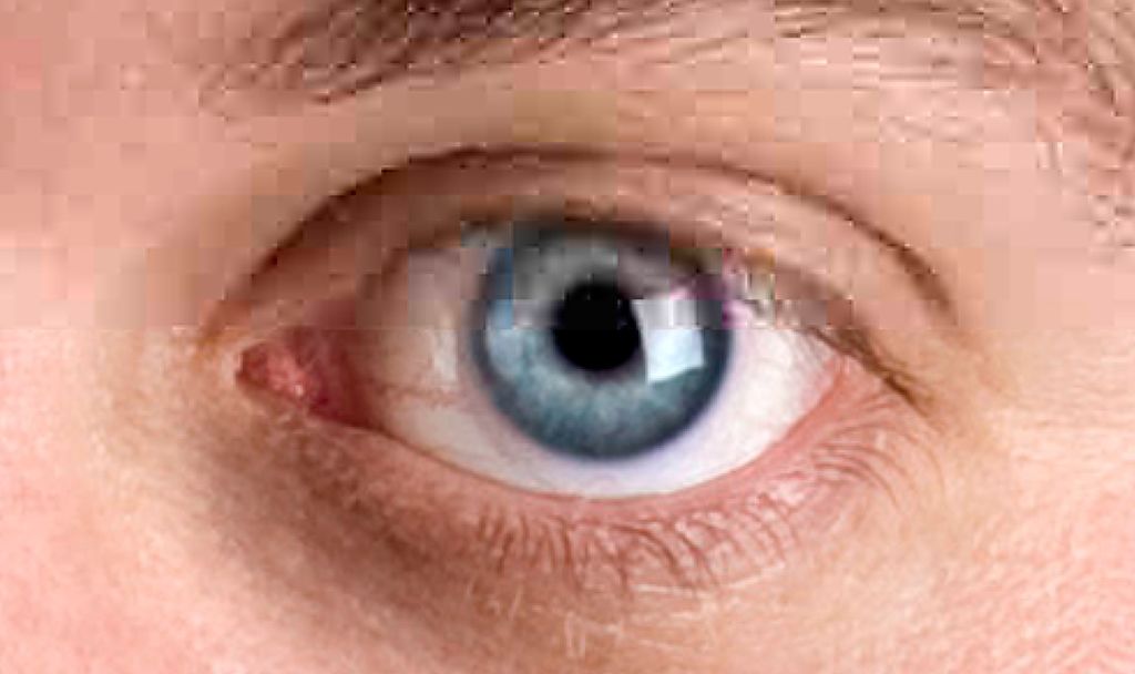 Øye med piksler. Foto.