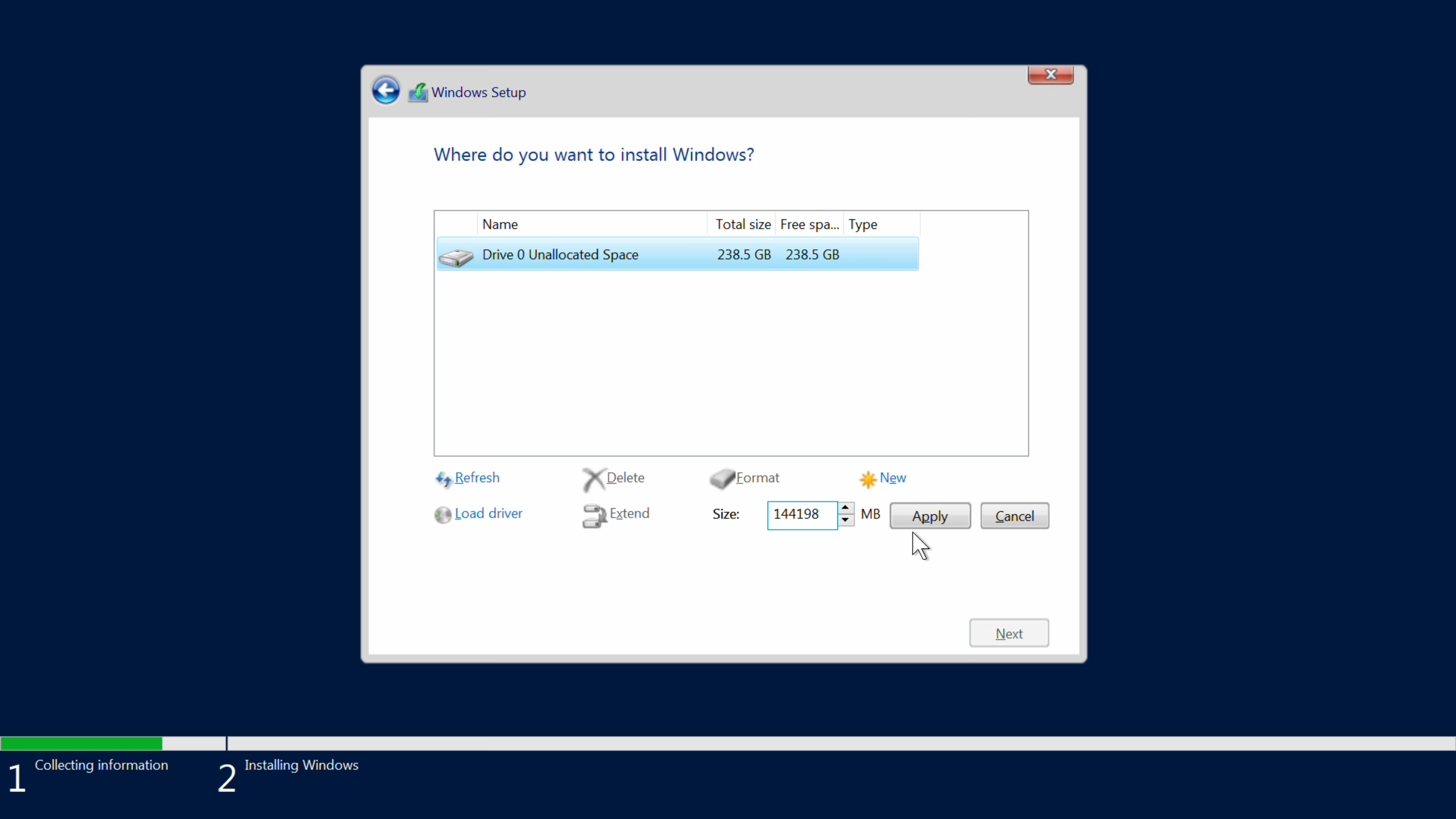 Vindu som viser at den ene tilkoblede harddisken er tom. Nede er felter for å bestemme størrelsen på en ny partisjon. Skjermbilde fra Windows Server 2019
