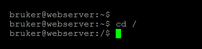 Utklipp fra skjerm som viser resultatet av å  kjøre kommandoen "cd /". Skjerbilde.