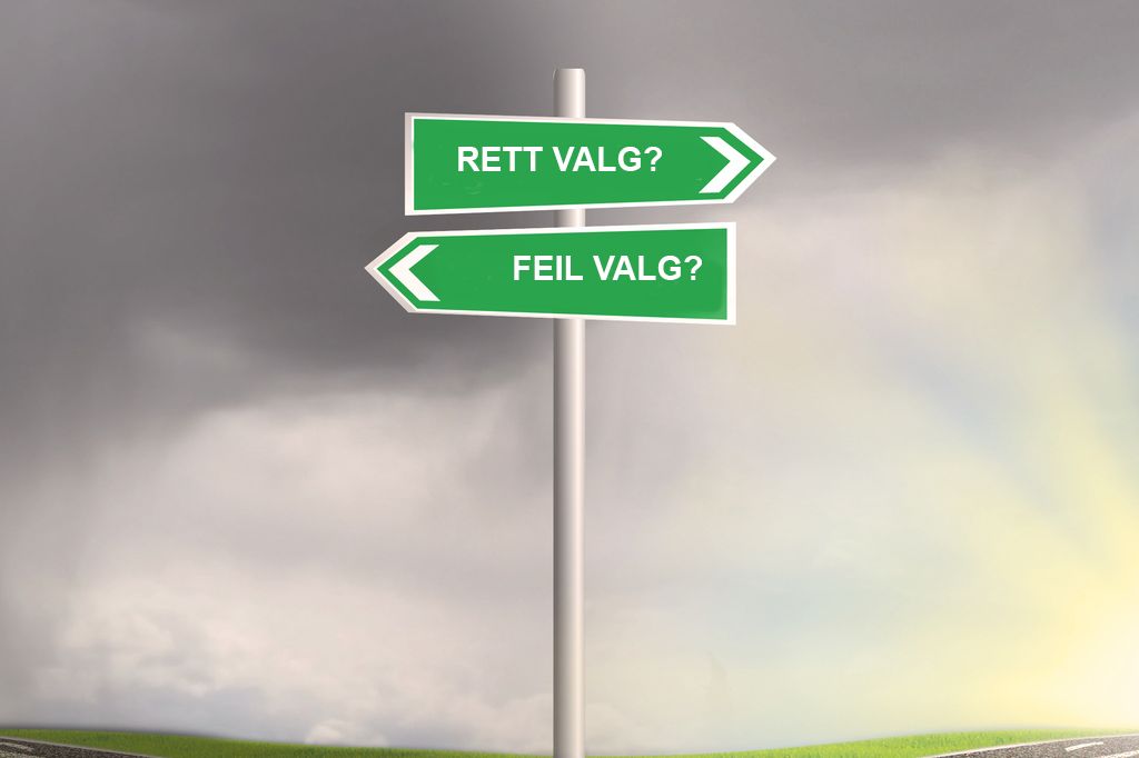 Veg er splitta i to retningar, den eine er merkt med eit skilt med påskrifta "Rett val?", den andre med eit skilt med påskrifta "Feil val?". Illustrasjon.