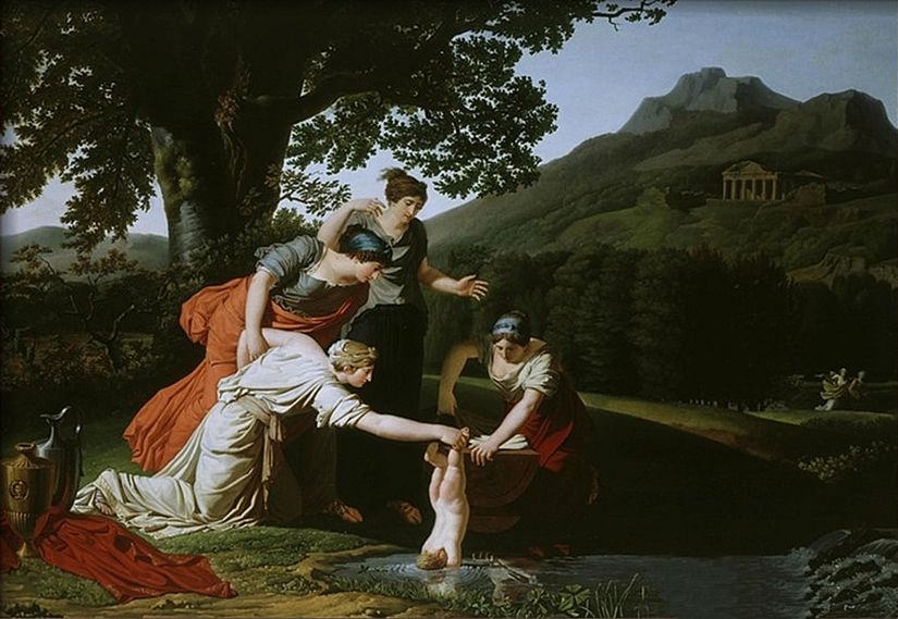 Maleri av Thetis som holder babyen Akilles i hælen og senker ham ned i ei elv, omgitt av tre kvinner i et landskap med trær og fjell i bakgrunnen. Foto.