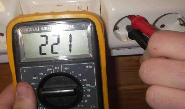 Multimeter-avlesing.foto.