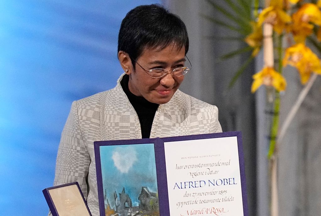 Journalisten Maria Ressa tek imot Nobels fredspris i Oslo. Foto.
