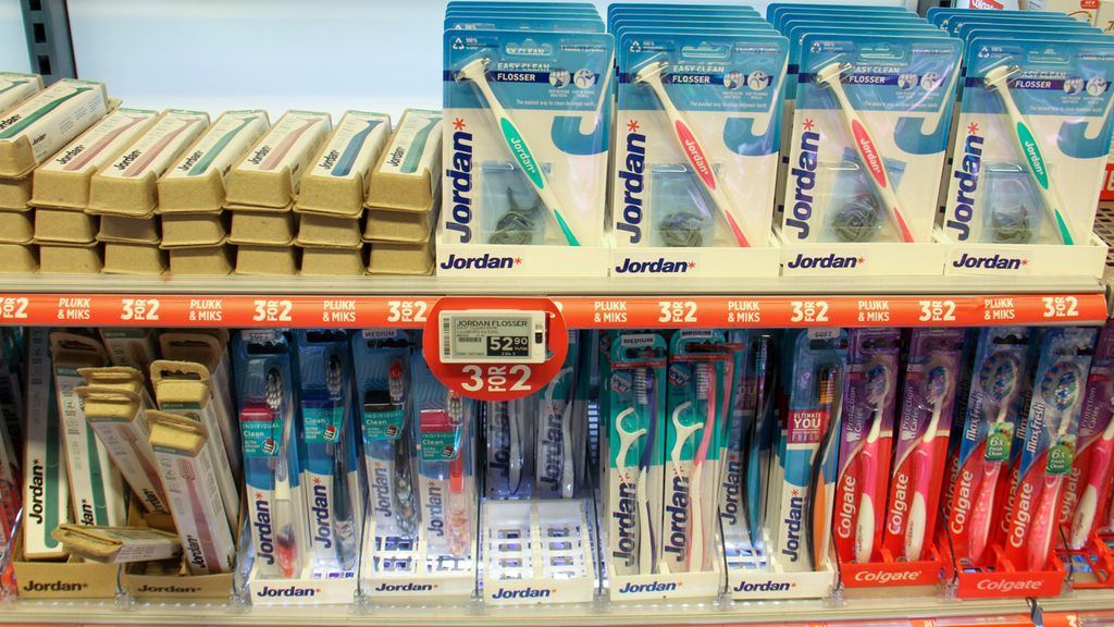 Deler av Jordans vareutvalg i produktgruppen munnhygiene hos Meny Lagunen i Bergen i oktober 2020. Foto.