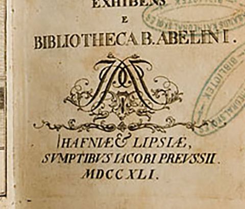 Tittelbladene til romanen Niels Klims underjordiske reise. Faksimile.