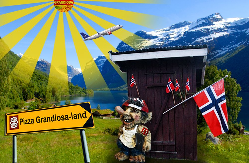 Utedo, troll og typisk norsk landskap. Foto.