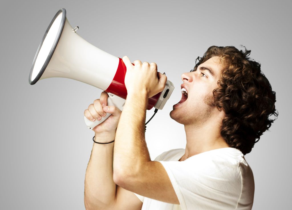 Gutt med ropert. Foto.