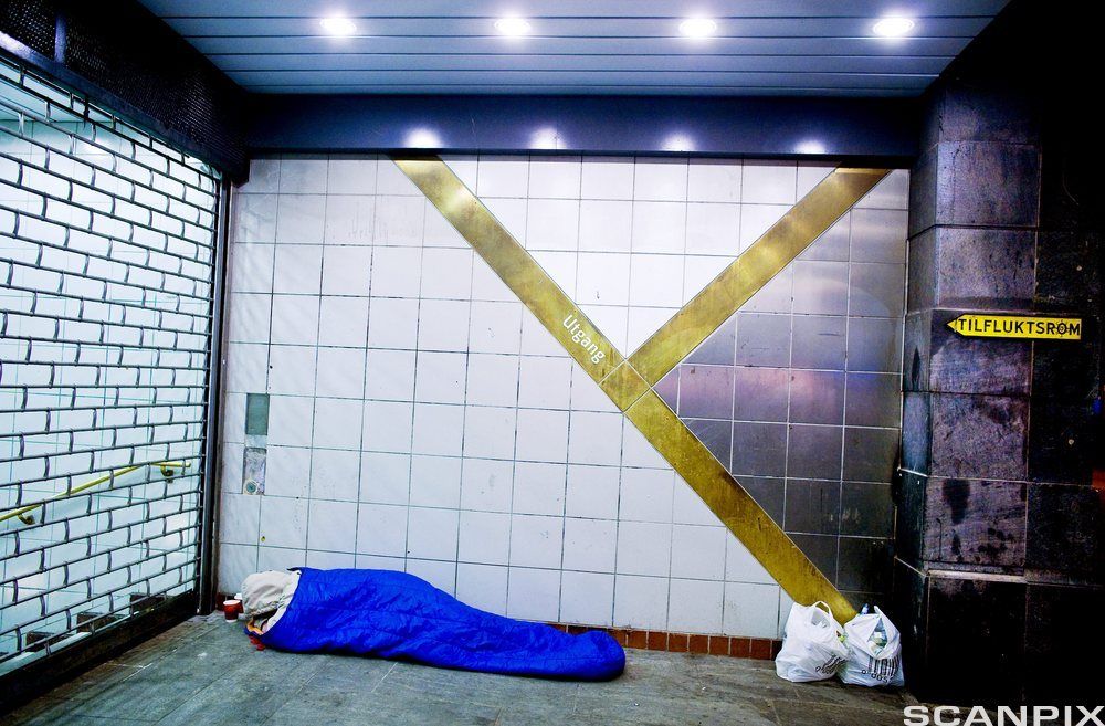 Uteligger på gata i Oslo. Foto.