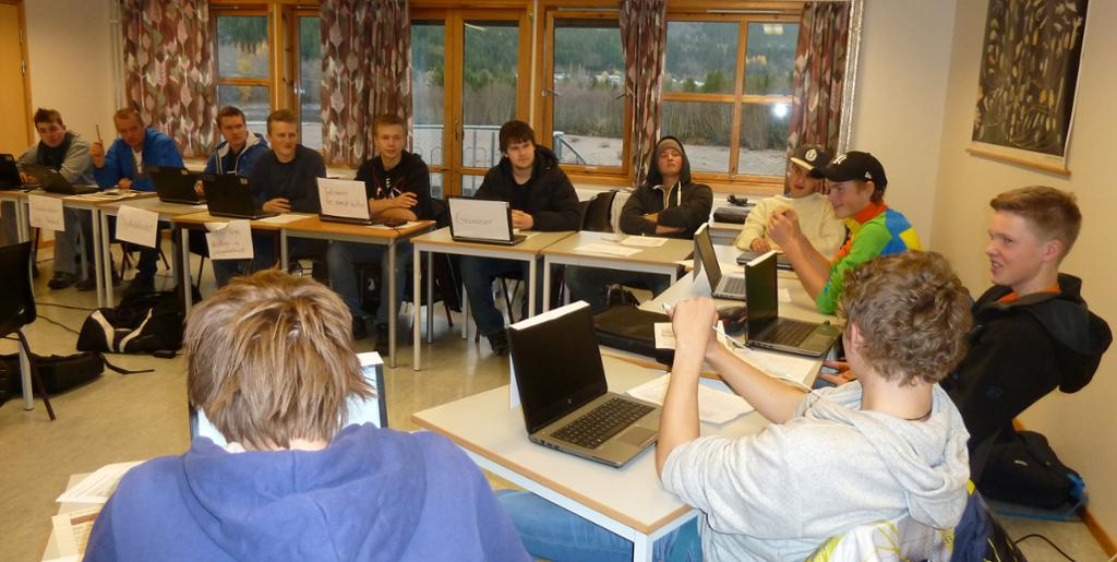 Rollespel med debatt i klassen. Foto.