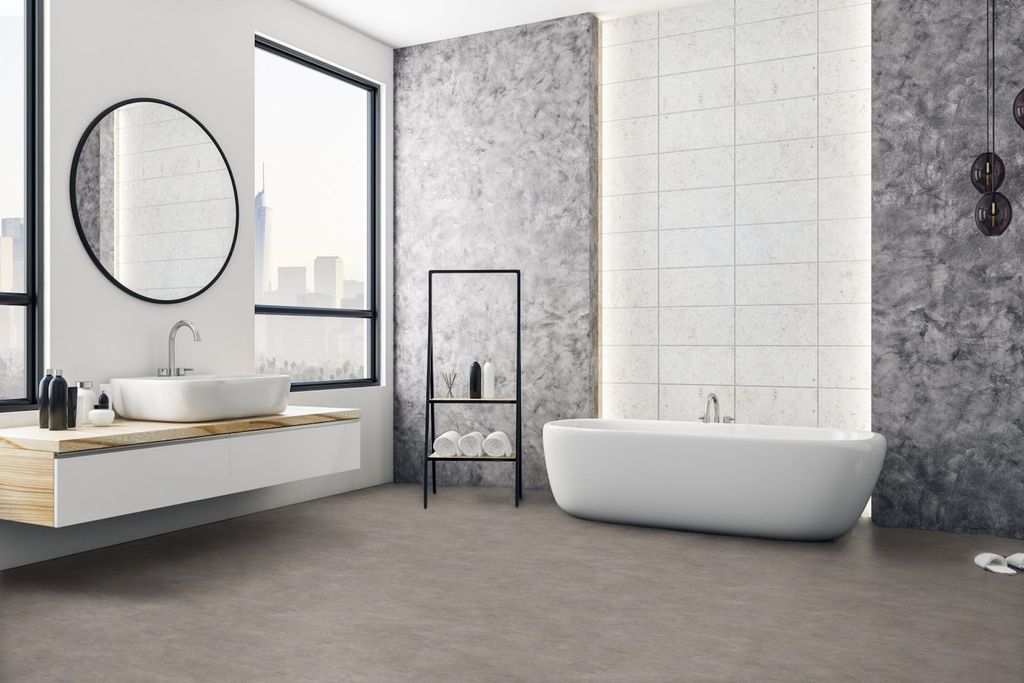 Et baderom med vinylbelegg. Foto.