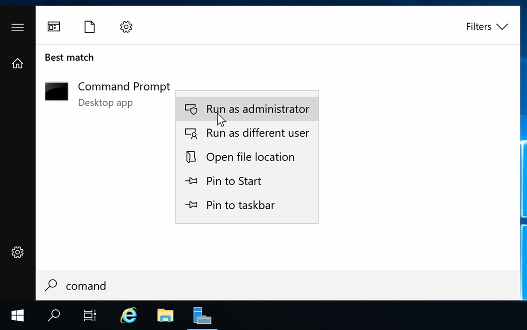 Søkevinduet viser et ikon merket «Command Prompt». Musepekeren har høyreklikket over ikonet, og en meny vises. Musepekeren er over valget «Run as administrator». Skjermbilde.