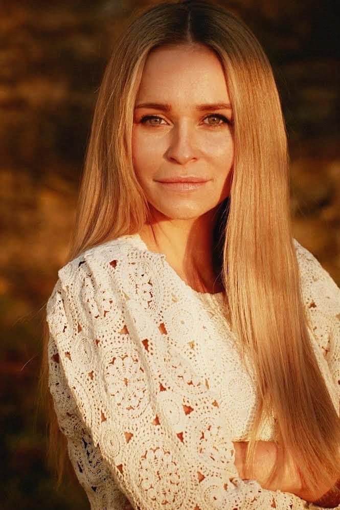 Portrett av ung dame. Foto.