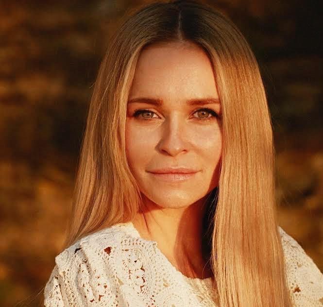 Portrett av ung dame. Foto.