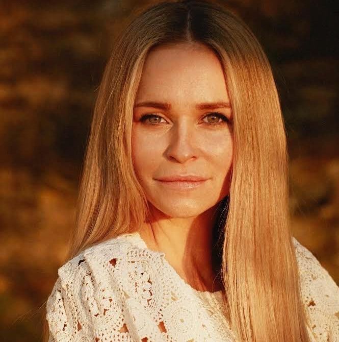 Portrett av ung dame. Foto.