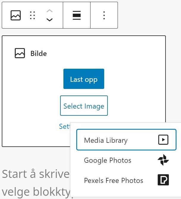 Dialogboks i Wordpress med verktøylinje og valg som dukker opp ved å velge «bilde». Det står «last opp», «select image», og videre «media library», «Google Photos» og «Pexels Free Photos». Skjermbilde.