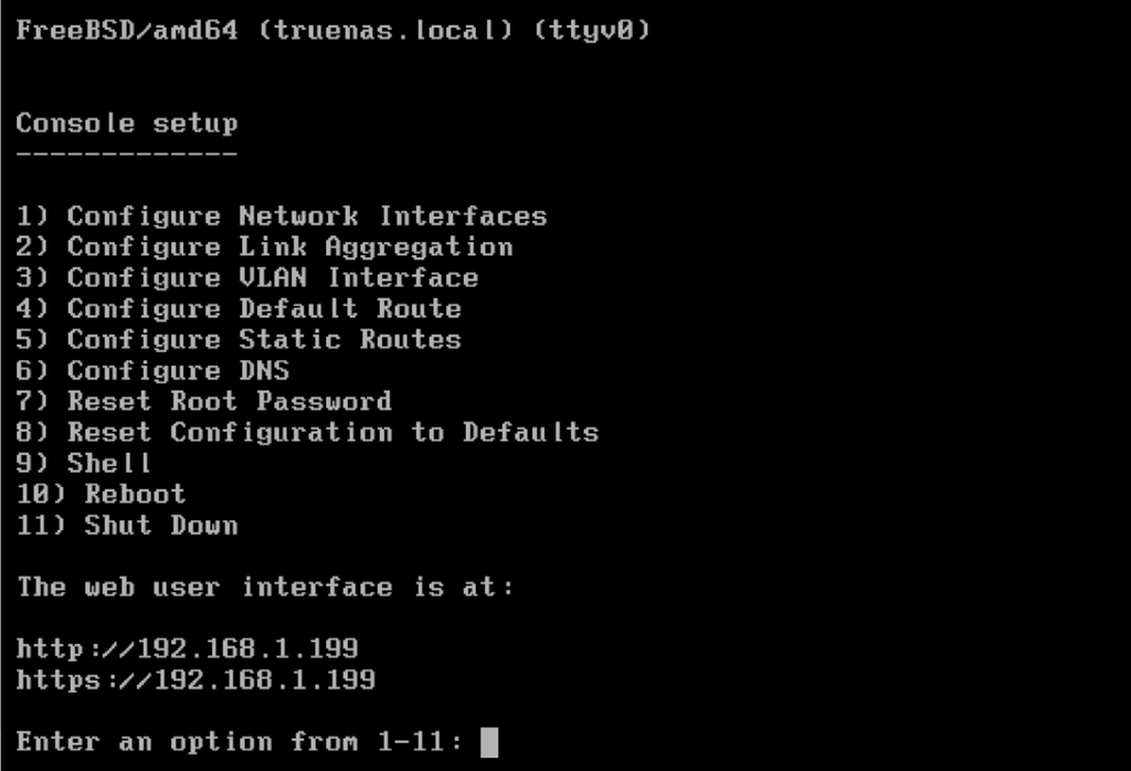 Menyliste med nummererte valg (1 til 11). Under står serverens lokale IP-adresse. Skjermbilde.  