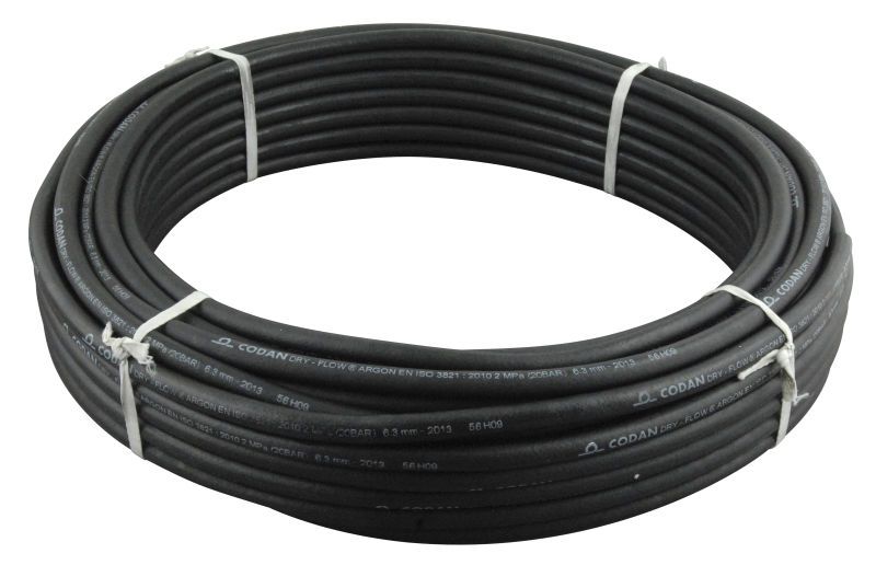 Svart sveiseslange i kveil. Foto.