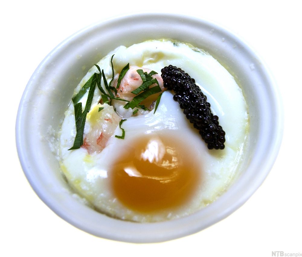bilde av Egg cocotte i en porsjonsform med kaviar