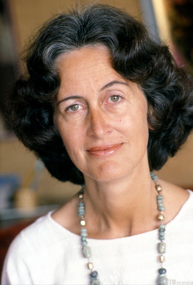 Portrettbilde av den norske forfatteren og lyrikeren Åse-Marie Nesse. Foto. 