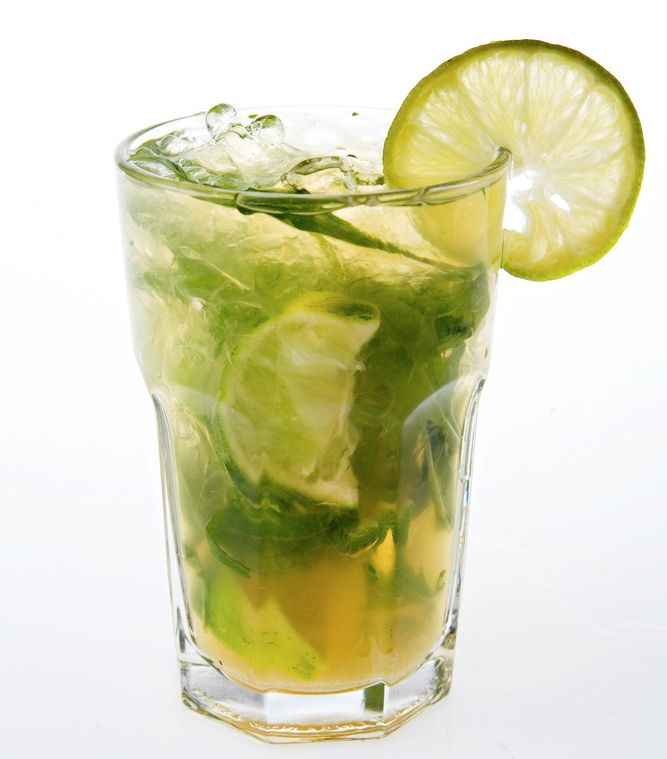 Et glass med mojito.Foto.