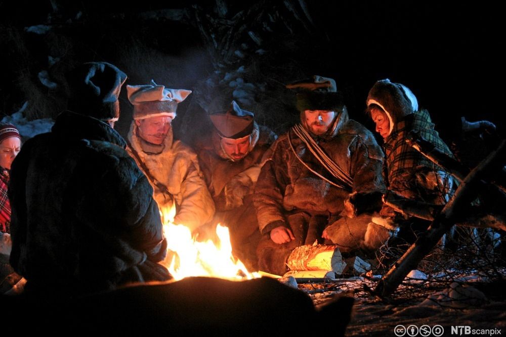 En utendørs oppføring av teaterstykket Kautokeino 1852, om Kautokeino-opprøret. Foto.