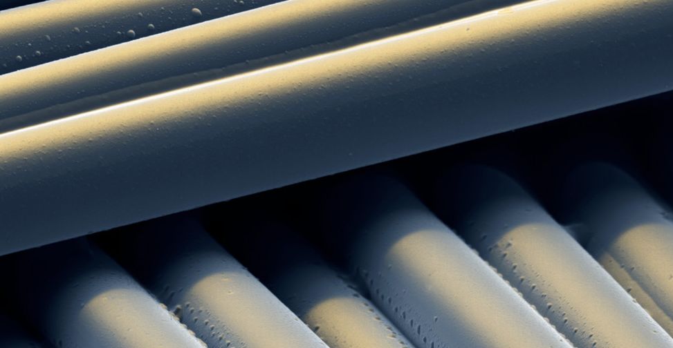 Nærbilde av glassfiberstenger. Foto.