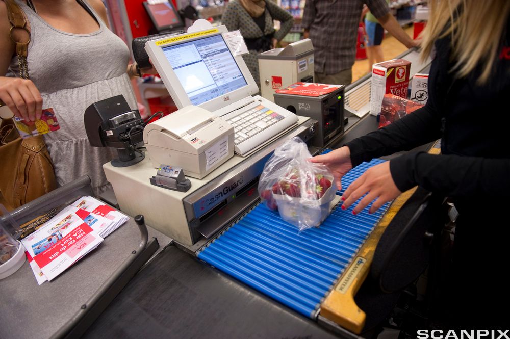 Kasseapparat i en dagligvarebutikk. Foto.
