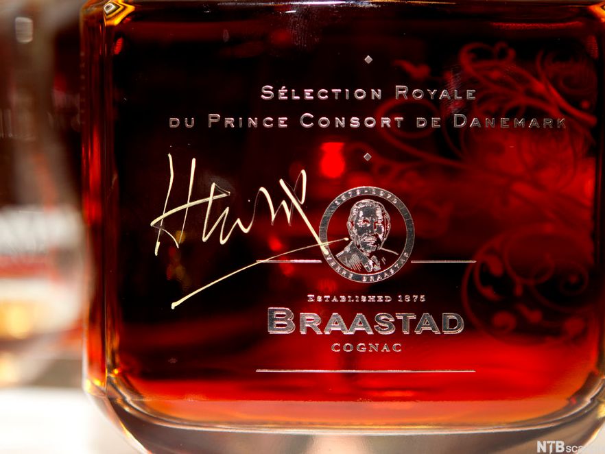 En flaske med Braastad-konjakk. Foto.