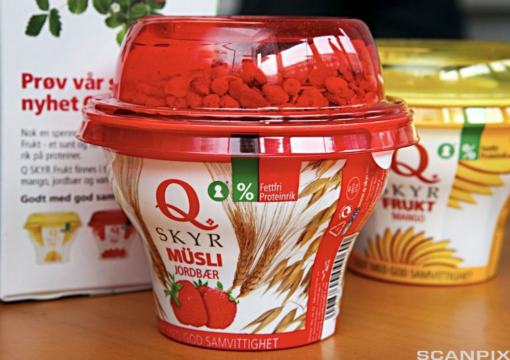To beger med Skyr müsli som har nøkkelhullmerket. Foto.