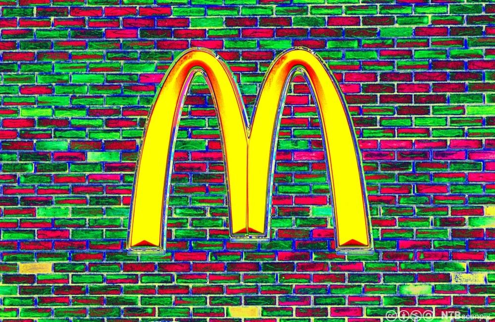 Logoen til McDonald's. Foto.