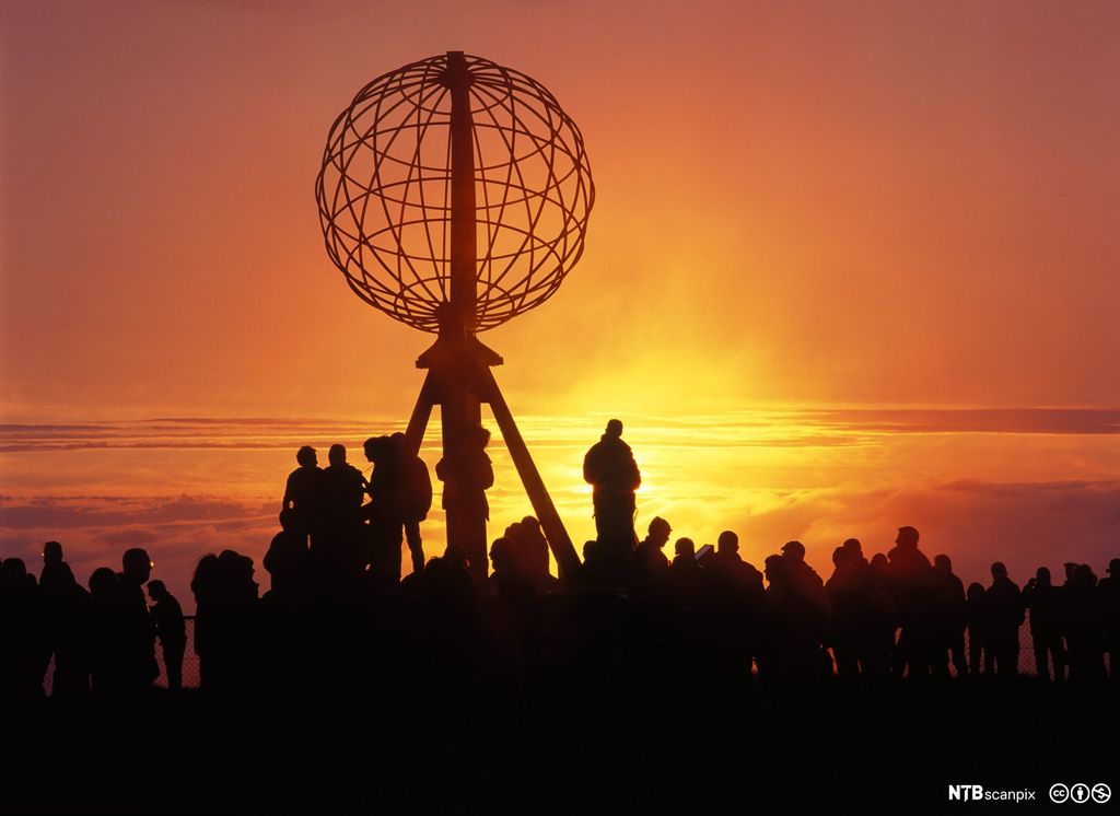 Turistar på Nordkapp. Foto.