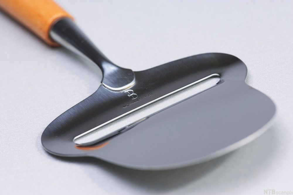 Ostehøvel fra Bjørklunds Ostehøvelfabrikk. Foto.