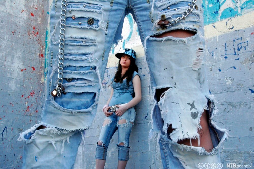 Hullete dongeribukser. Foto.