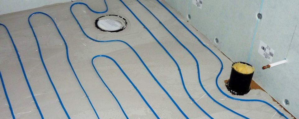 Varmekabler i gulv. Foto.