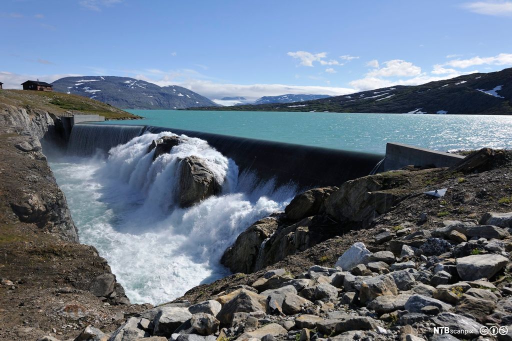 Overløp på Storglomvatnet vannmagasin. Foto.
