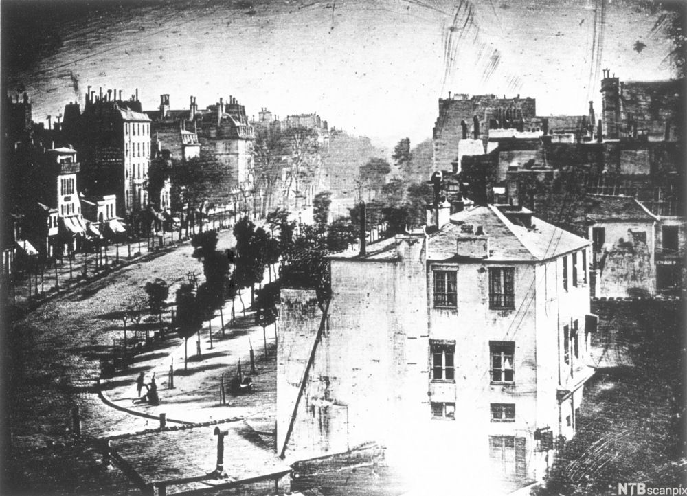 eksempel på daguerreotypi  fra 1839. Foto.