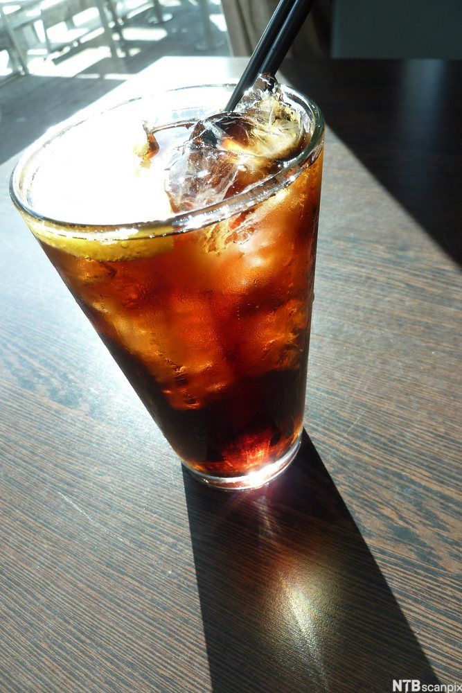 Bilde av et glass Coca-Cola.