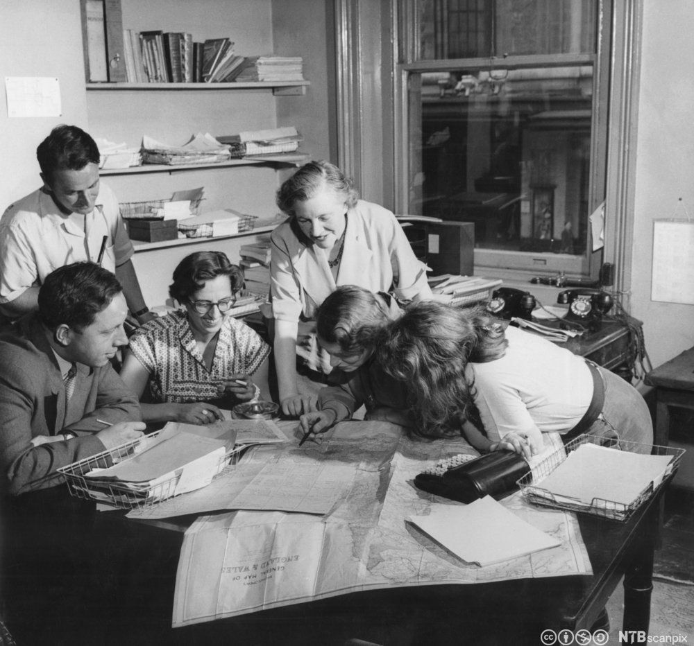 Et kontor i Storbritannia for masseobservasjon og spørreundersøkelser. Foto.