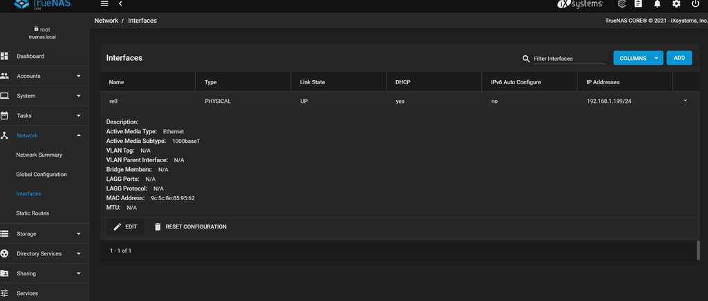 Nettside med utvidet sidemeny til venstre og detaljer om nettverkskort til høyre. Skjermbilde.