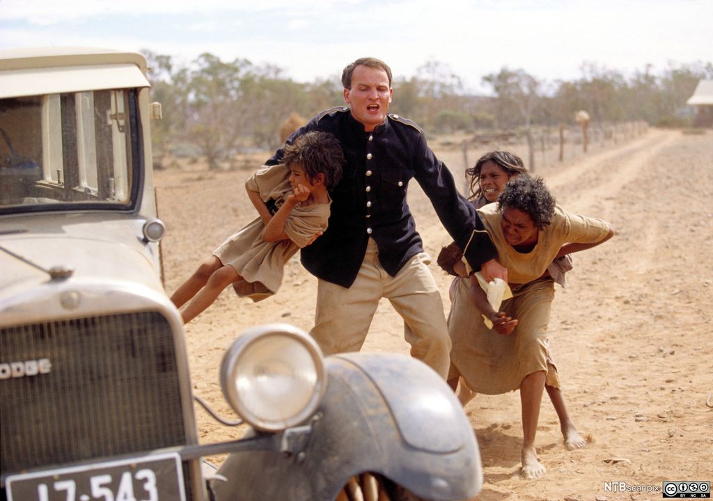 Utsnitt fra filmen Rabbit-Proof Fence. Foto.