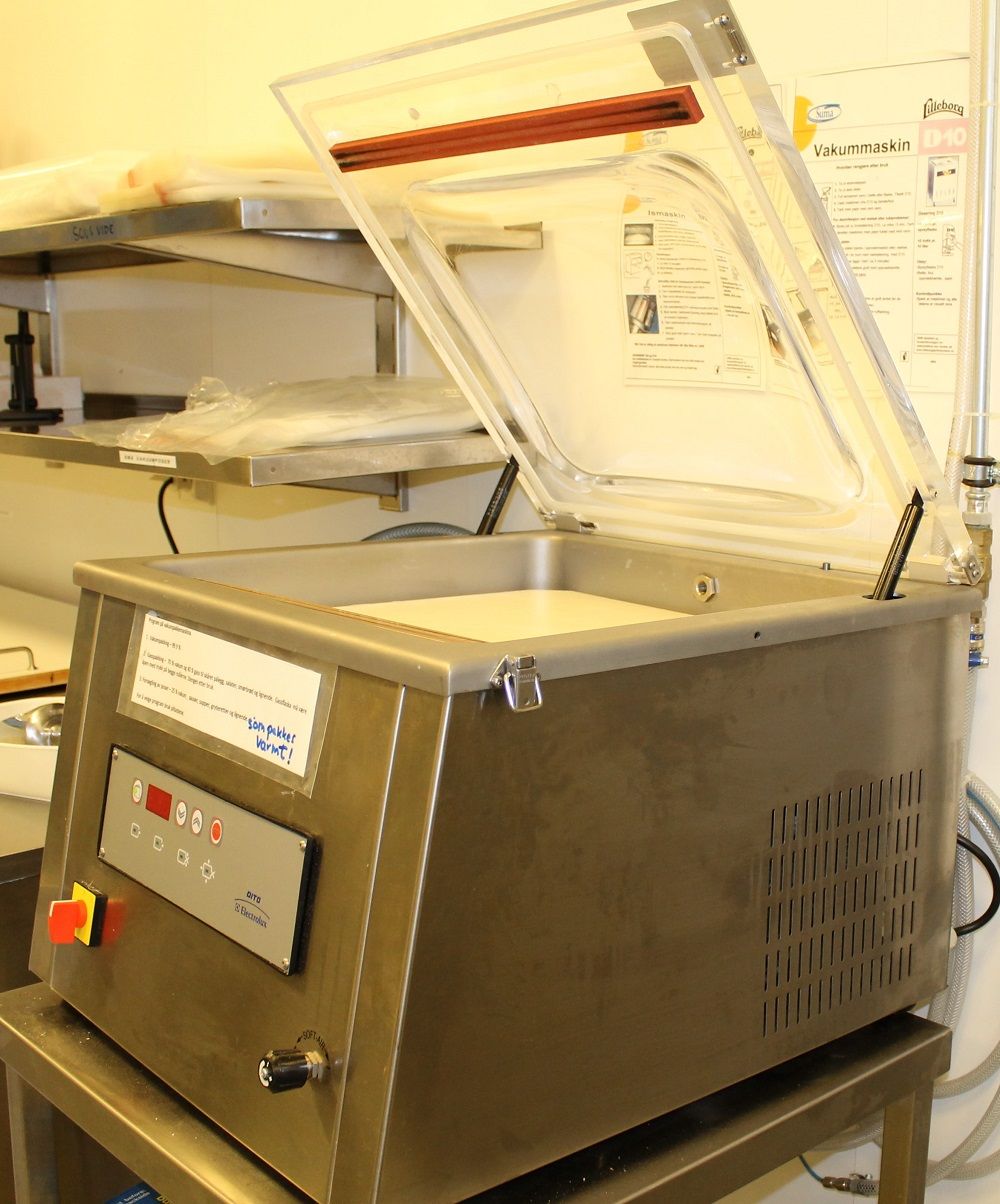 Maskin for å gass- og vakuumpakke mat.