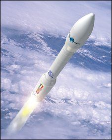 Rakett på tur opp i atmosfæren. Foto.