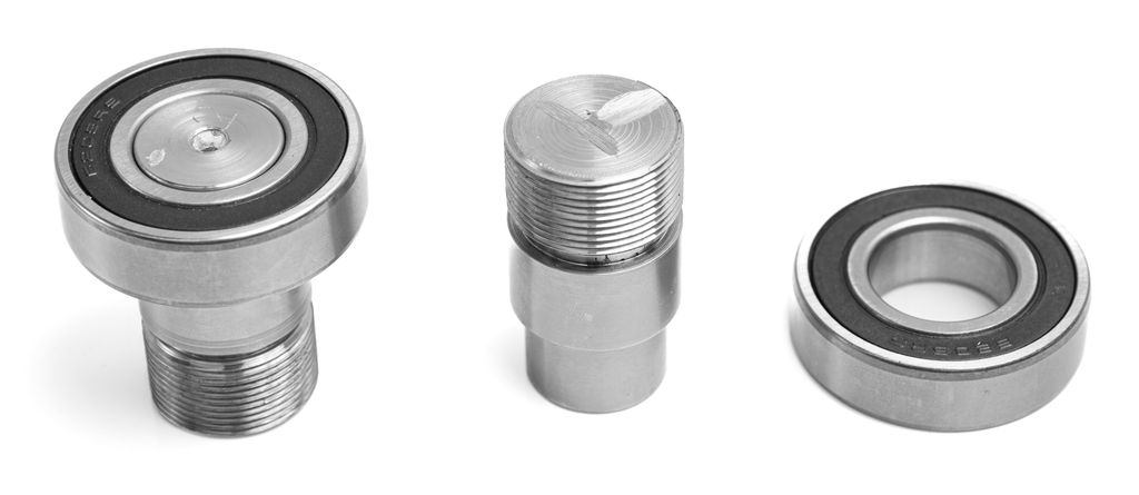 Montert og demontert lager og aksling. Foto.