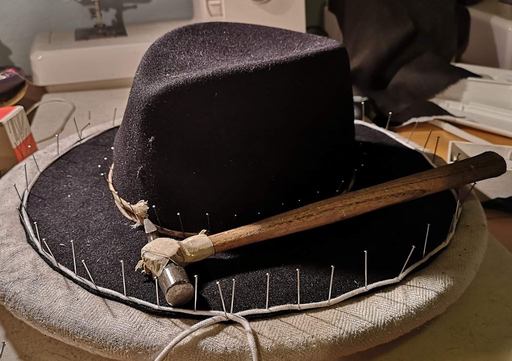 Produksjon av hatt. Foto.