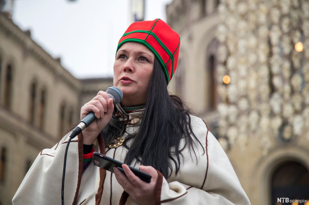 Nyjsenæjja håaloeminie. Guvvie