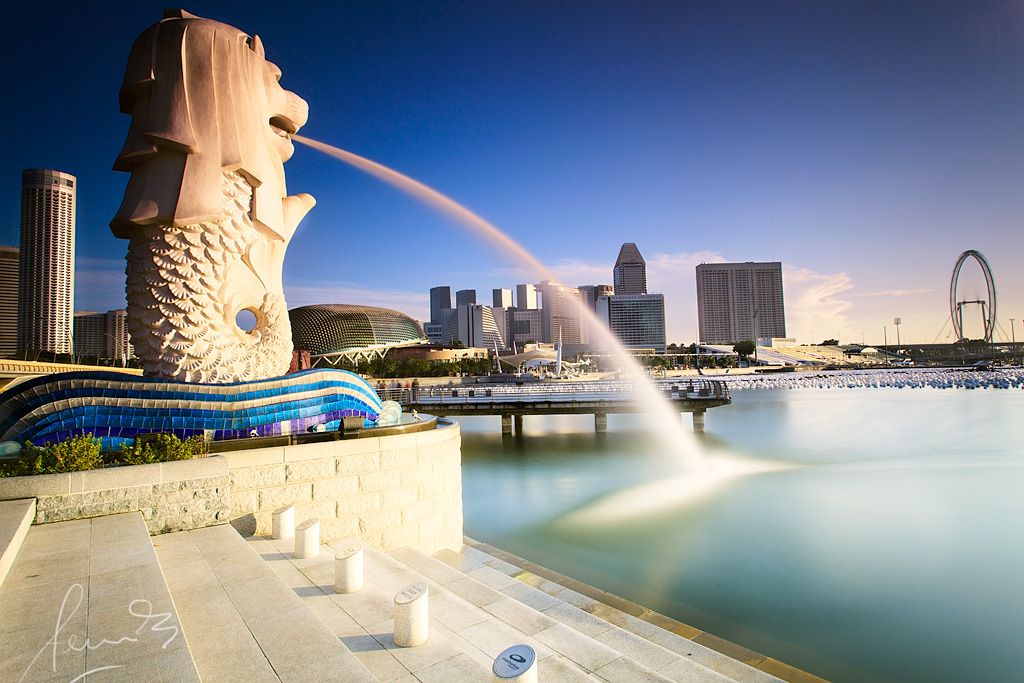 Singapore waterfront. Photo.