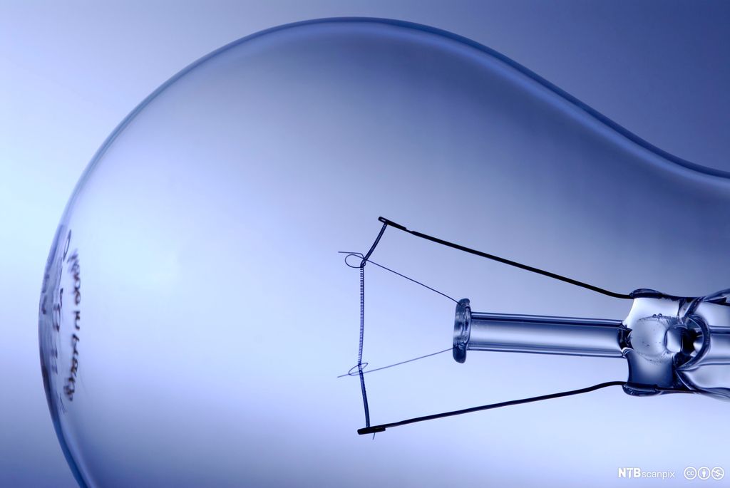 Nærbilde av glødelyspære. Foto.